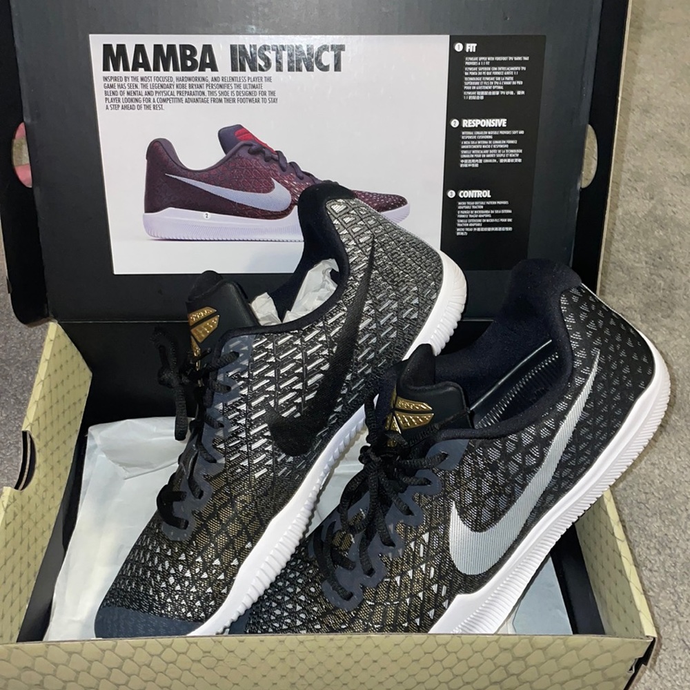 Mens Nike basketball shoes